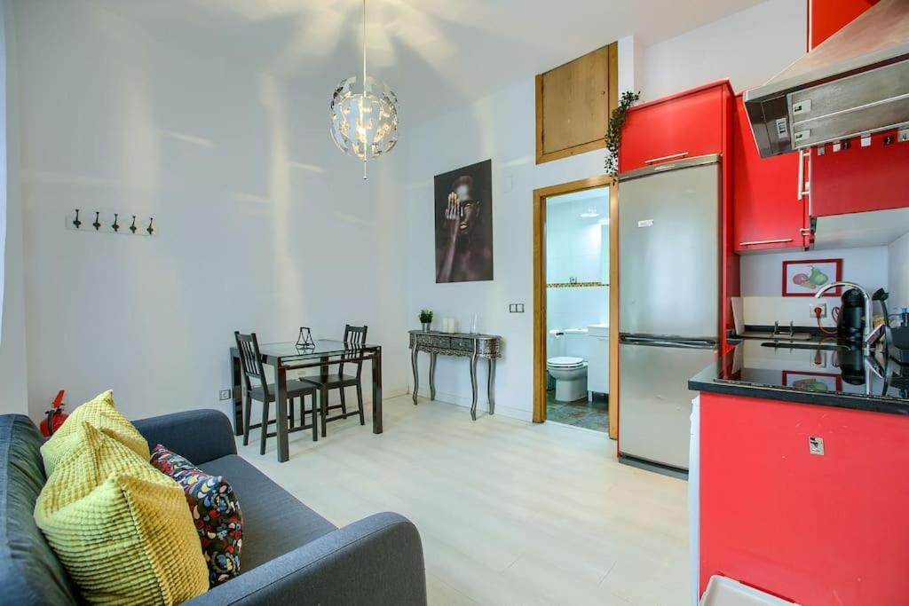 Cozy Getaway In Madrid Apartment Exterior photo